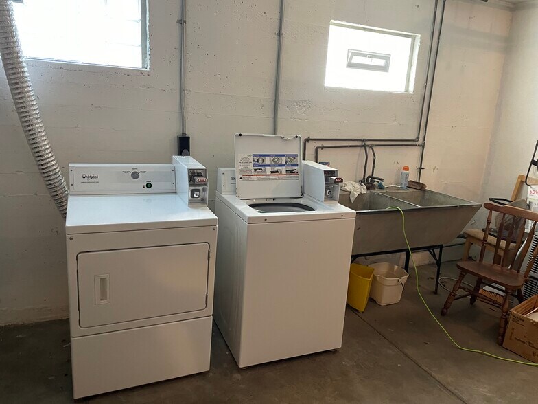 Building Photo - 3941 Millsbrae Ave