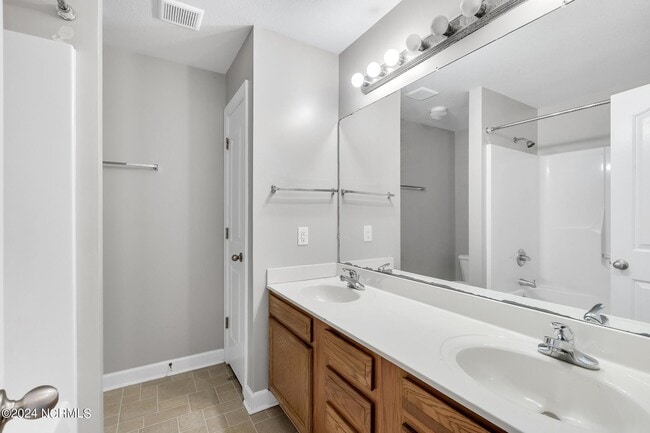 Building Photo - 404 Springwood Dr