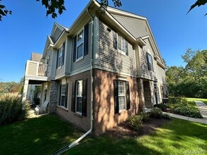Building Photo - 2354 Pinecroft Dr