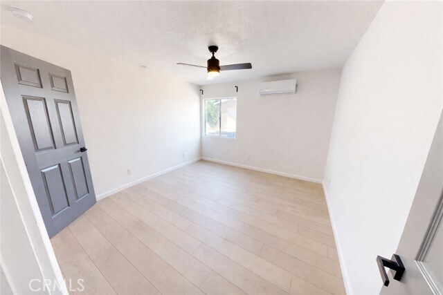 Building Photo - 5637 Redwood Ave