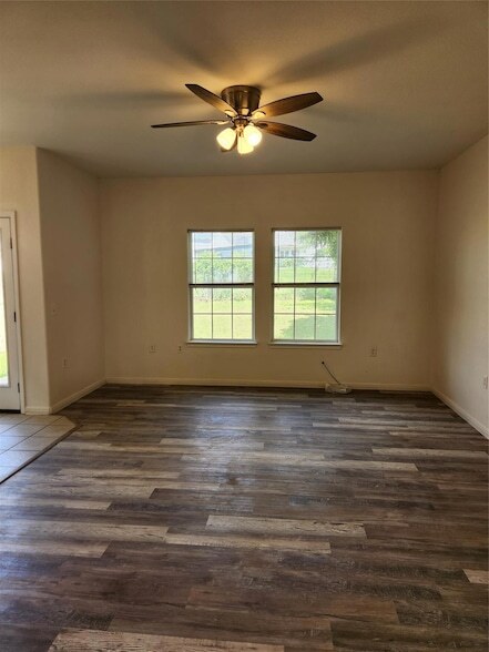 Building Photo - 7516 Lazy Creek Dr