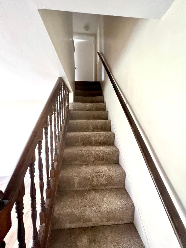 Building Photo - Mt Washington, 2 Bed 1.5 Bath House with Parking, A/C, Patio and More!