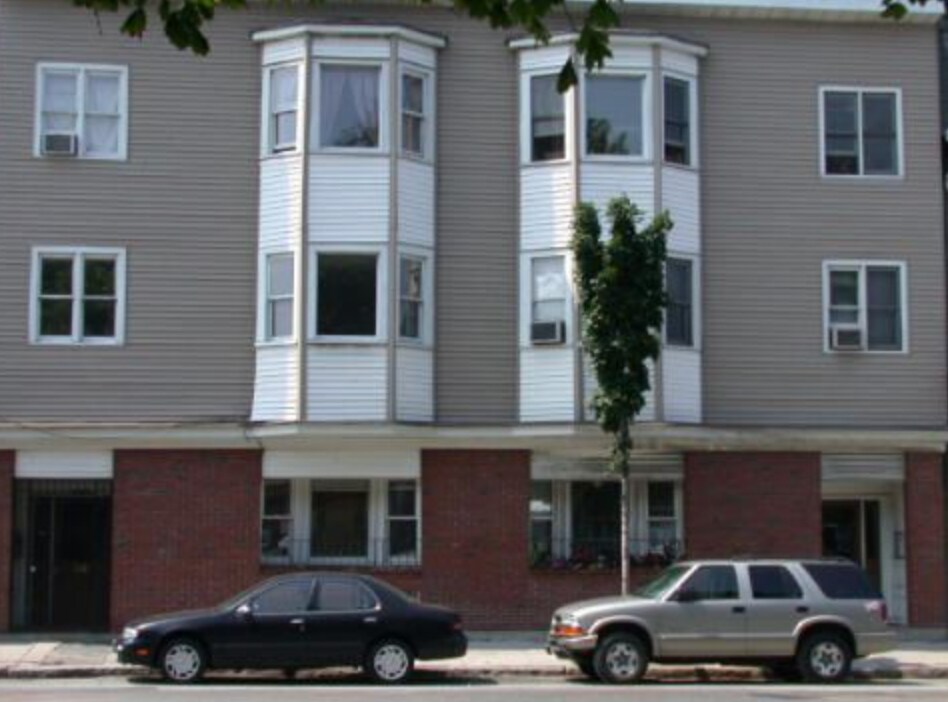 Building Photo - 288 Dorchester St