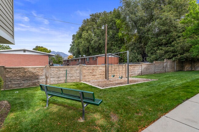 Building Photo - 389 S State St