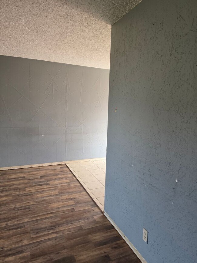 Building Photo - Beautiful 2-Bedroom Duplex Available!