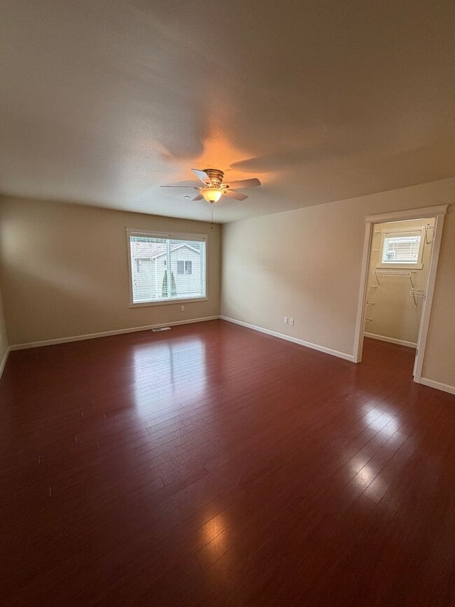 Building Photo - 1204 Burnside Pl