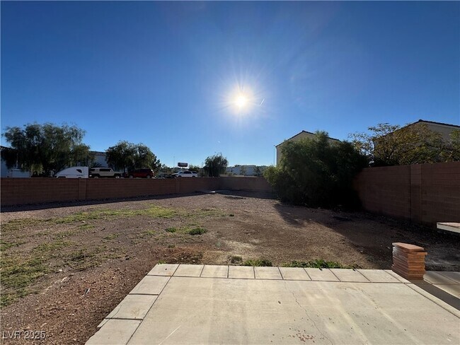 Building Photo - 2721 Pan Pacific Rd