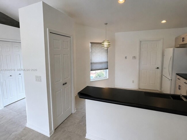 Building Photo - 547 High Hawk Cir