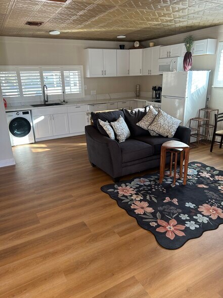 Building Photo - 2205 Bridlewood Dr