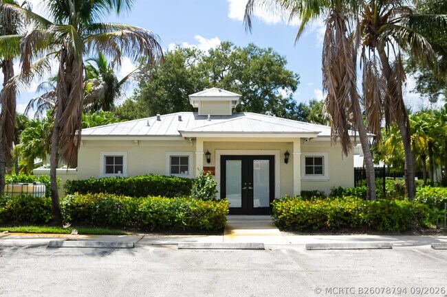 Building Photo - 3930 Sabal Way