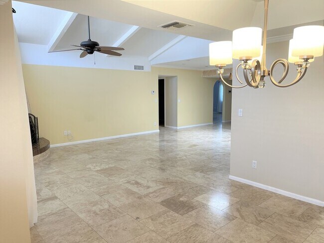 Building Photo - Perfect Scottsdale Location!! 3 beds 2 bat...
