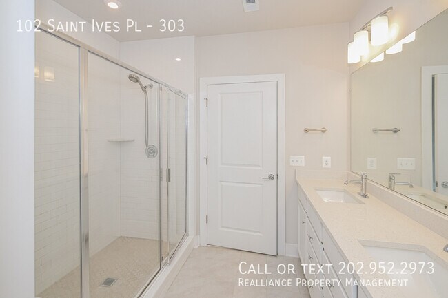 Building Photo - 102 St Ives Pl