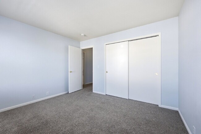 Building Photo - $1,945.95 - 2 Bed, 2.5 Bath Townhome in Colorado Springs with Attached Garage!