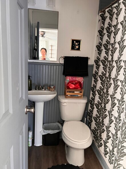Bathroom - 810 Shull St