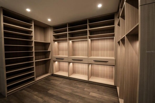 Building Photo - 3010 W Trilby Ave