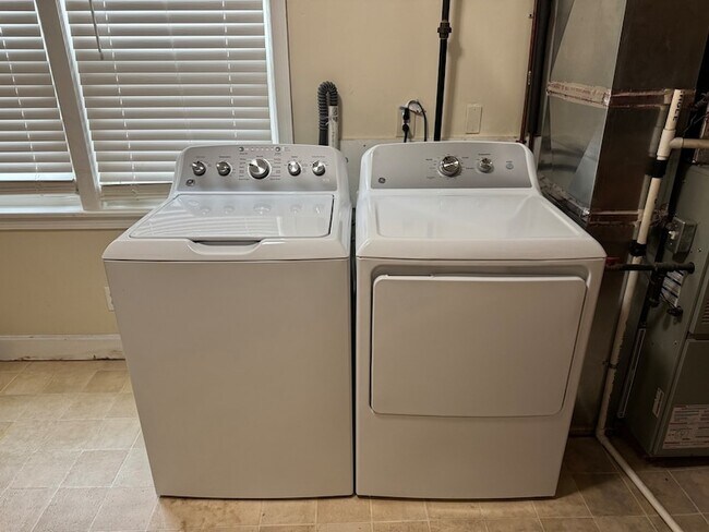 Building Photo - 2524 W 109th Pl