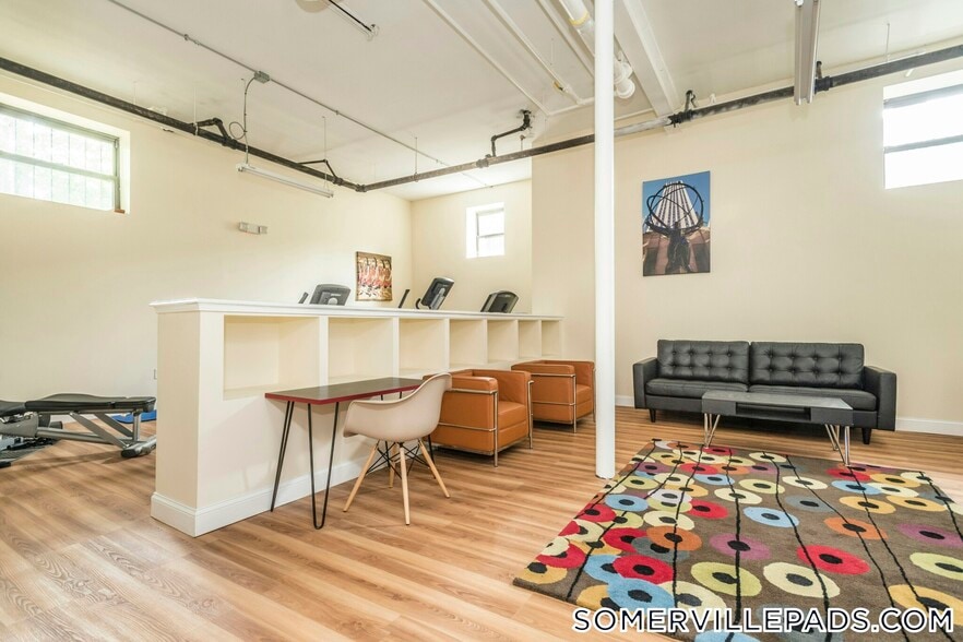 Building Photo - 123 Highland Ave