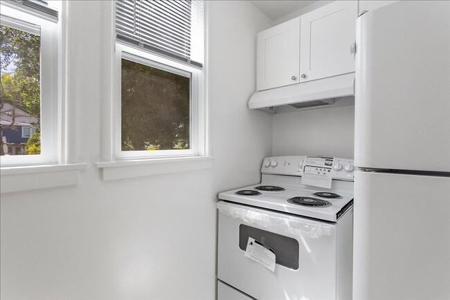 Building Photo - 1443 Stanton St