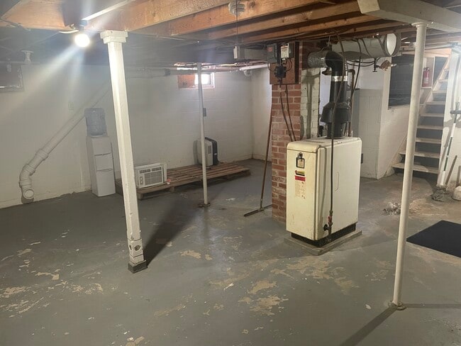 Building Photo - 207 NW Frank Ave