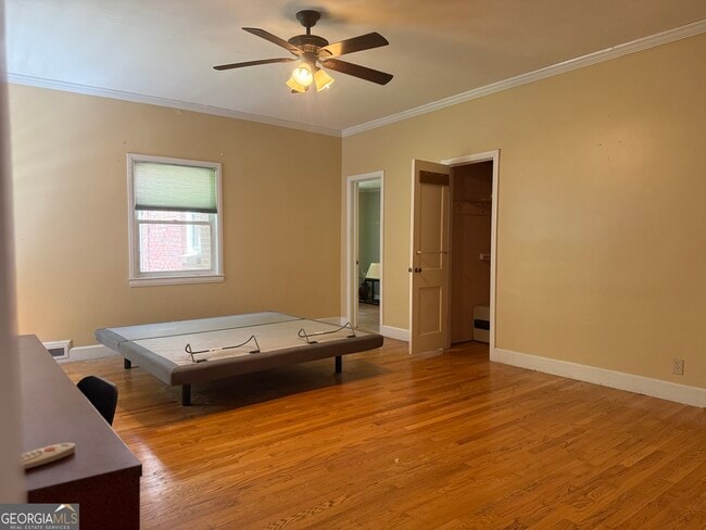 Building Photo - 998 Highland Cir SE