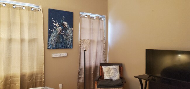 Building Photo - 1105 Promenade St