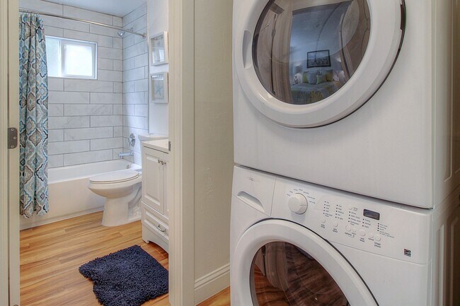 Building Photo - 871 Sonoma Ave