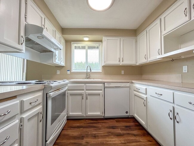 Building Photo - 4998 Arrowood Ct SE