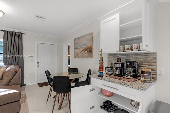 Building Photo - 1075 NE 12th Ave