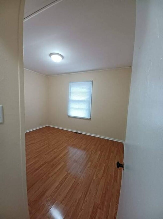 Building Photo - Cozy 3 Bedroom Home for Rent - West Rockford