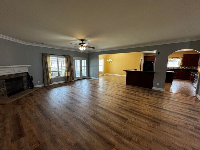 Building Photo - Near Redstone Arsenal Gate 1 with fence, storm shelter and AMAZING spa shower in primary suite