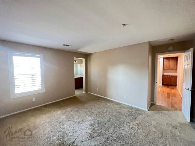 Building Photo - Homes Management - 2 Bed, 2 Bath Townhouse...