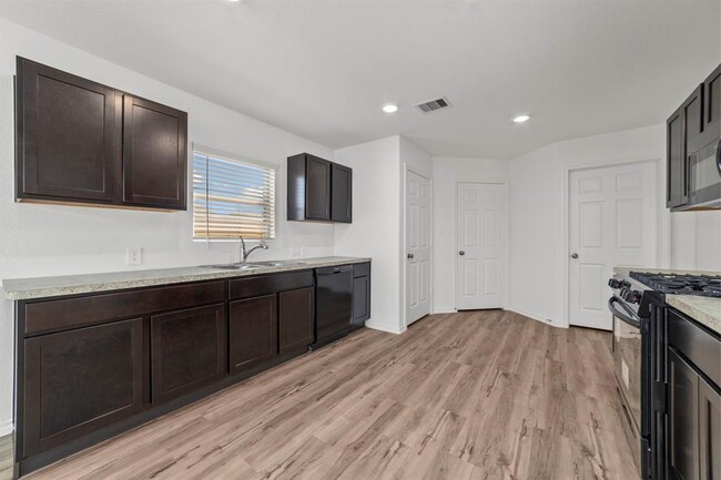 Building Photo - 32610 Orchard Haze Dr