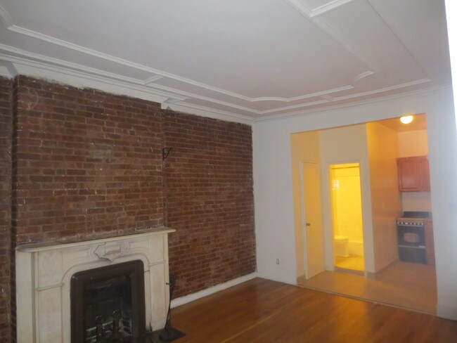 Building Photo - 328 E 55th St