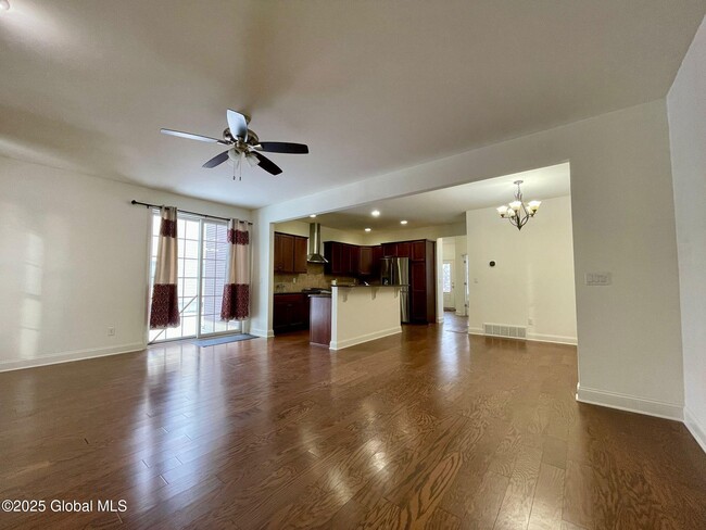 Building Photo - 19 Eagles Ln