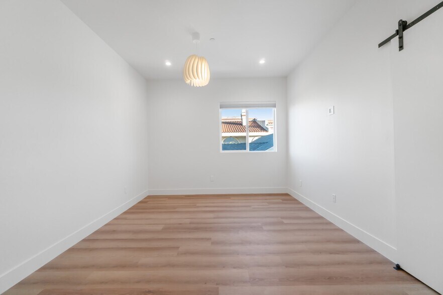 Building Photo - 3917 Inglewood Blvd