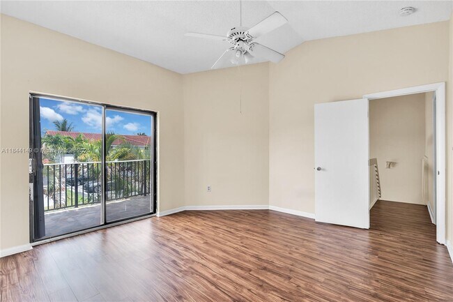 Building Photo - 1612 San Remo Cir
