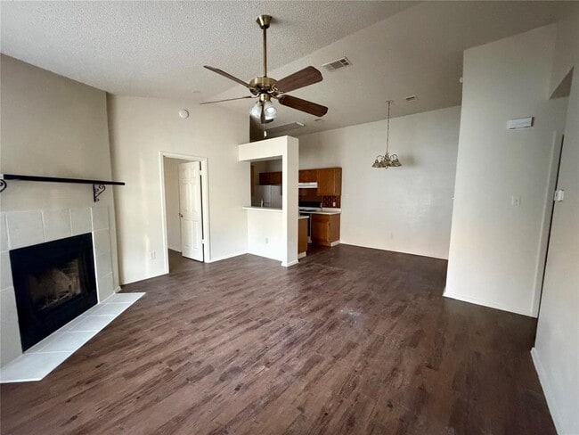 Building Photo - 1510 S Medina St