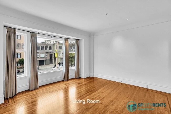 Building Photo - Sun-filled Presidio Heights Residence w/ Private Deck, Hot Tub & Garage Parking