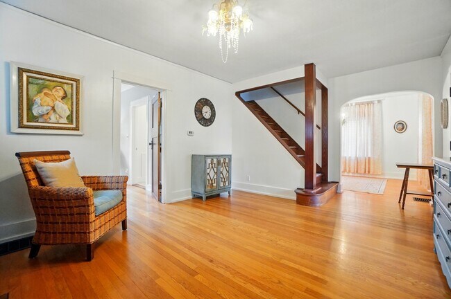 Building Photo - 3000 Hillside Ave
