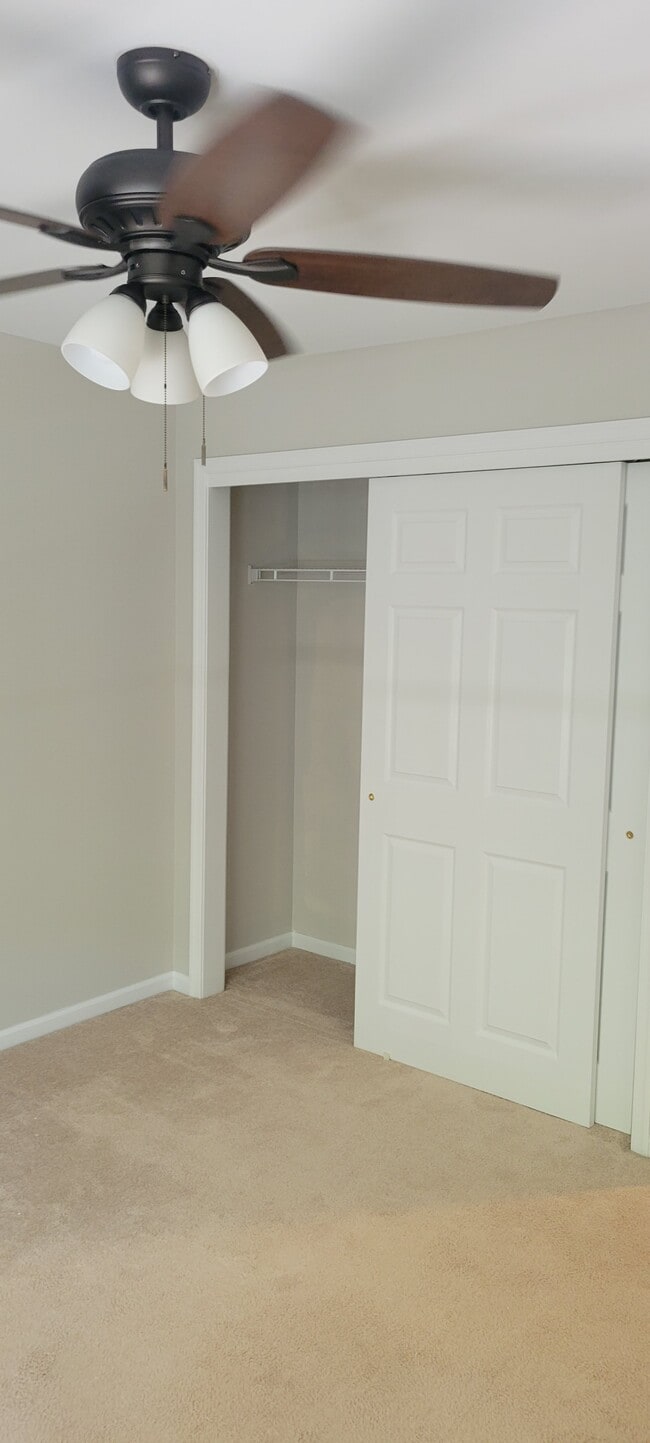 Building Photo - 802 Sunflower Way
