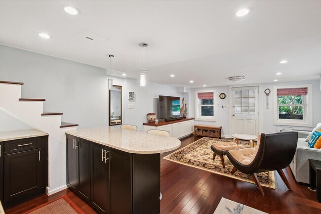 Building Photo - Stunning 3BR+, 3.5BA Capitol Hill Home wit...