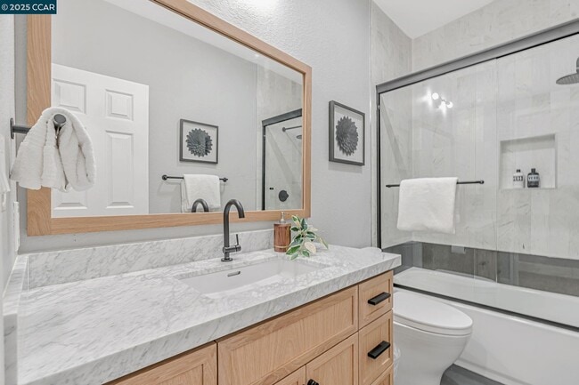 Building Photo - 3043 Tahoe Pl