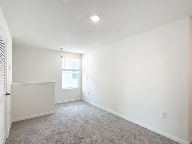 Building Photo - NEW HOME: 5/3: OCALA CROSSINGS SOUTH