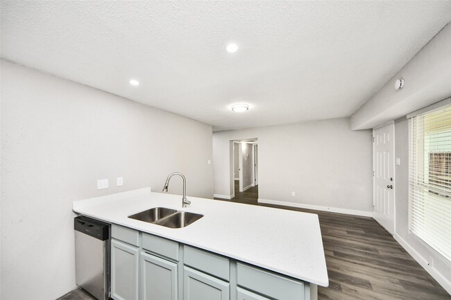 Building Photo - 781 Country Pl Dr