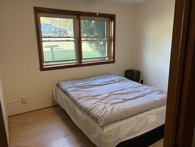 Building Photo - Great One Bedroom Furnished Apartment in H...