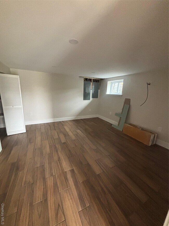 Building Photo - 75 Verbank Rd