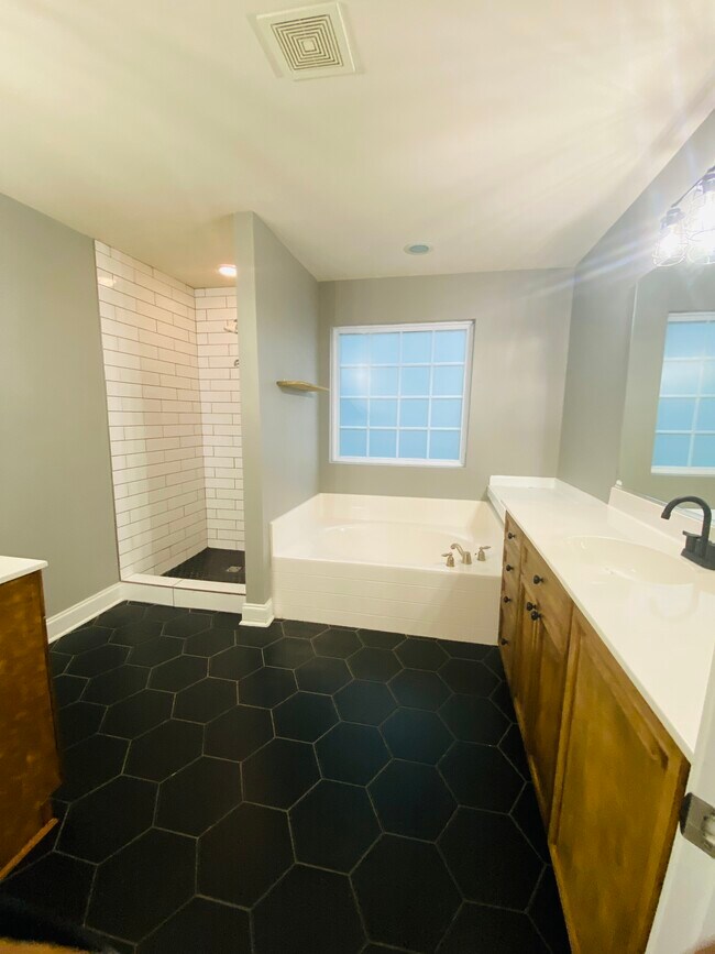 Building Photo - 9035 Parlor Dr