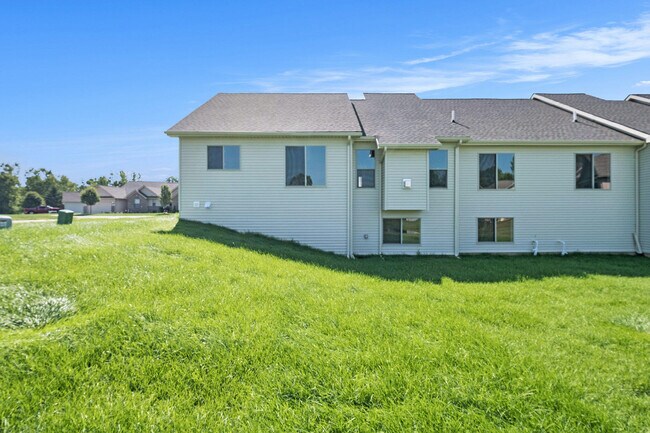 Building Photo - 5391 Swan Dr