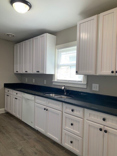 Building Photo - 744 Berkley Rd