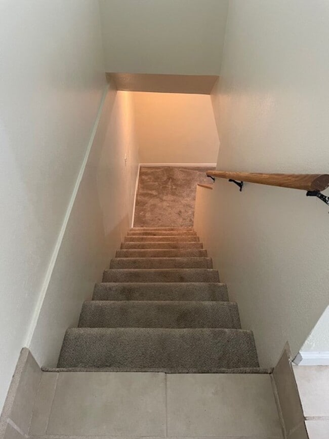 Building Photo - House For Lease